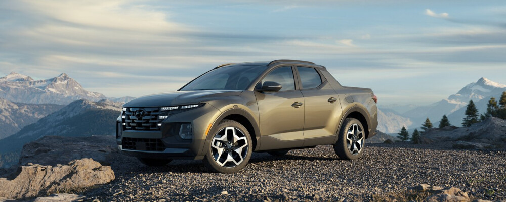 2022 Hyundai Santa Cruz parked with Mountains in background